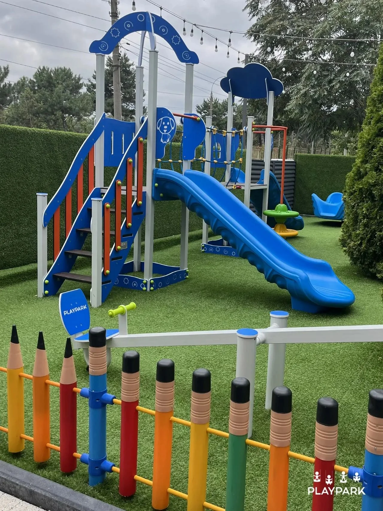 Уличный игровой комплекс Indigo-143 с горками и элементами для лазания [2]