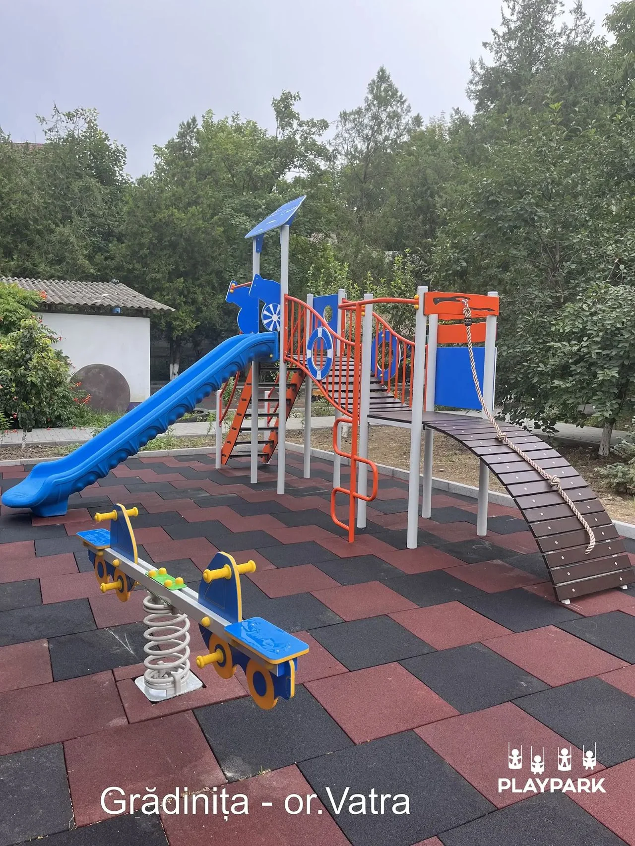 Игровой комплекс Pirat YN-204 с горкой и элементами для лазания [4]