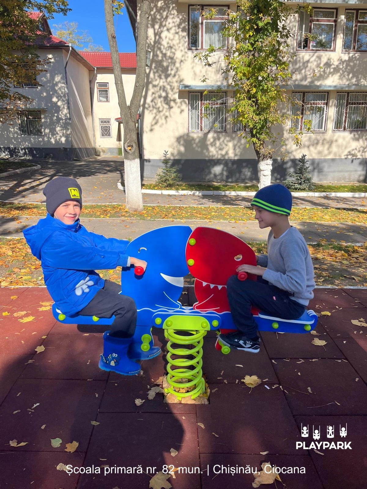 Figurina pe arc Shark Twins ZP-22 cu 2 locuri [3]