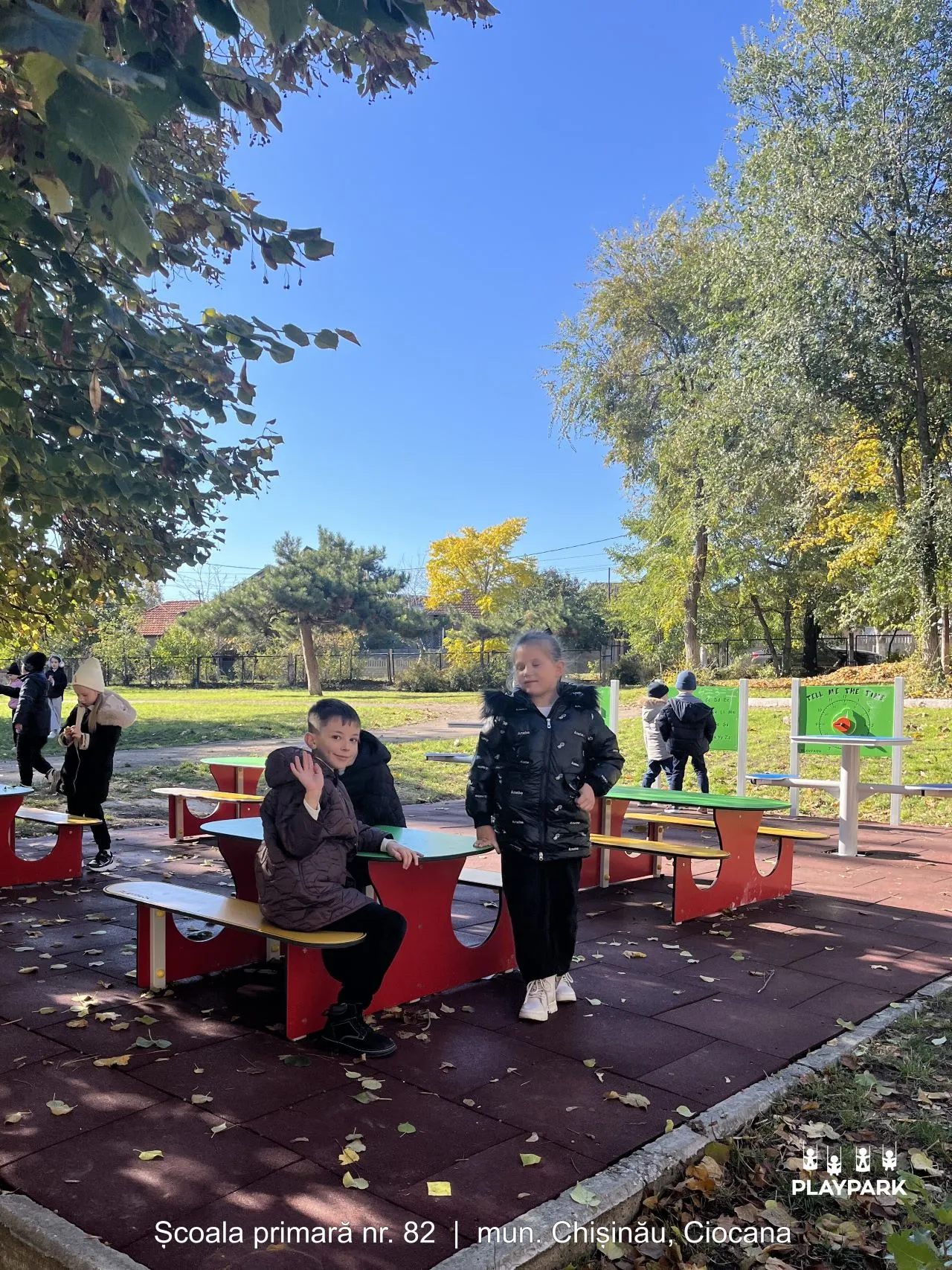 Столик с лавочками F-3 [4]