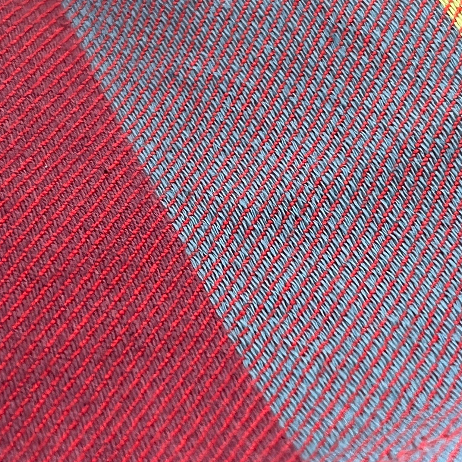 Luna Una Curcubeu - closeup