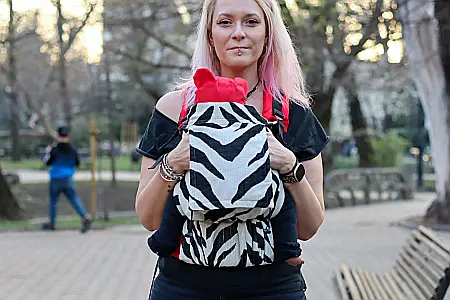 Luna Una Zebra Rosu [3]