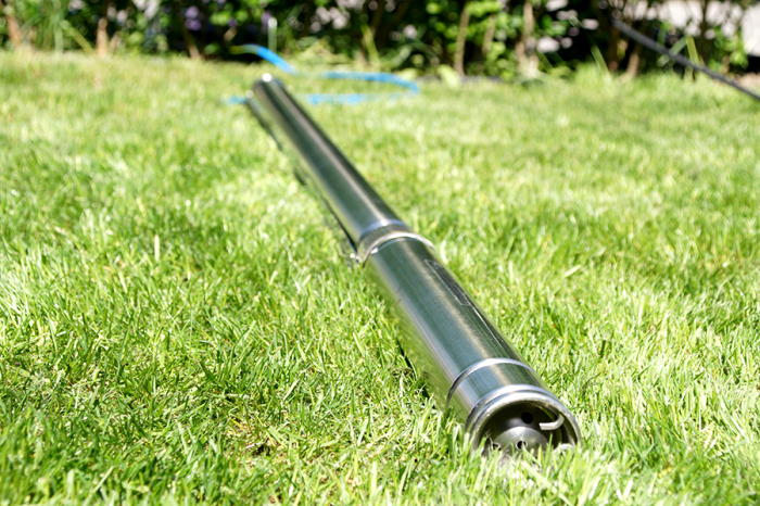 Pompa submersibila Gmax 65QJD, diametru pompa 68 mm, debit 2.7 m3/h, putere 750 w, coloana de apa 104 m [5]