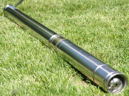 Pompa submersibila de foraj Gmax 75QJD122-0.55, diametru pompa 75 mm, debit 2.8 m3/h, putere 550 w, coloana de apa 79 m [3]
