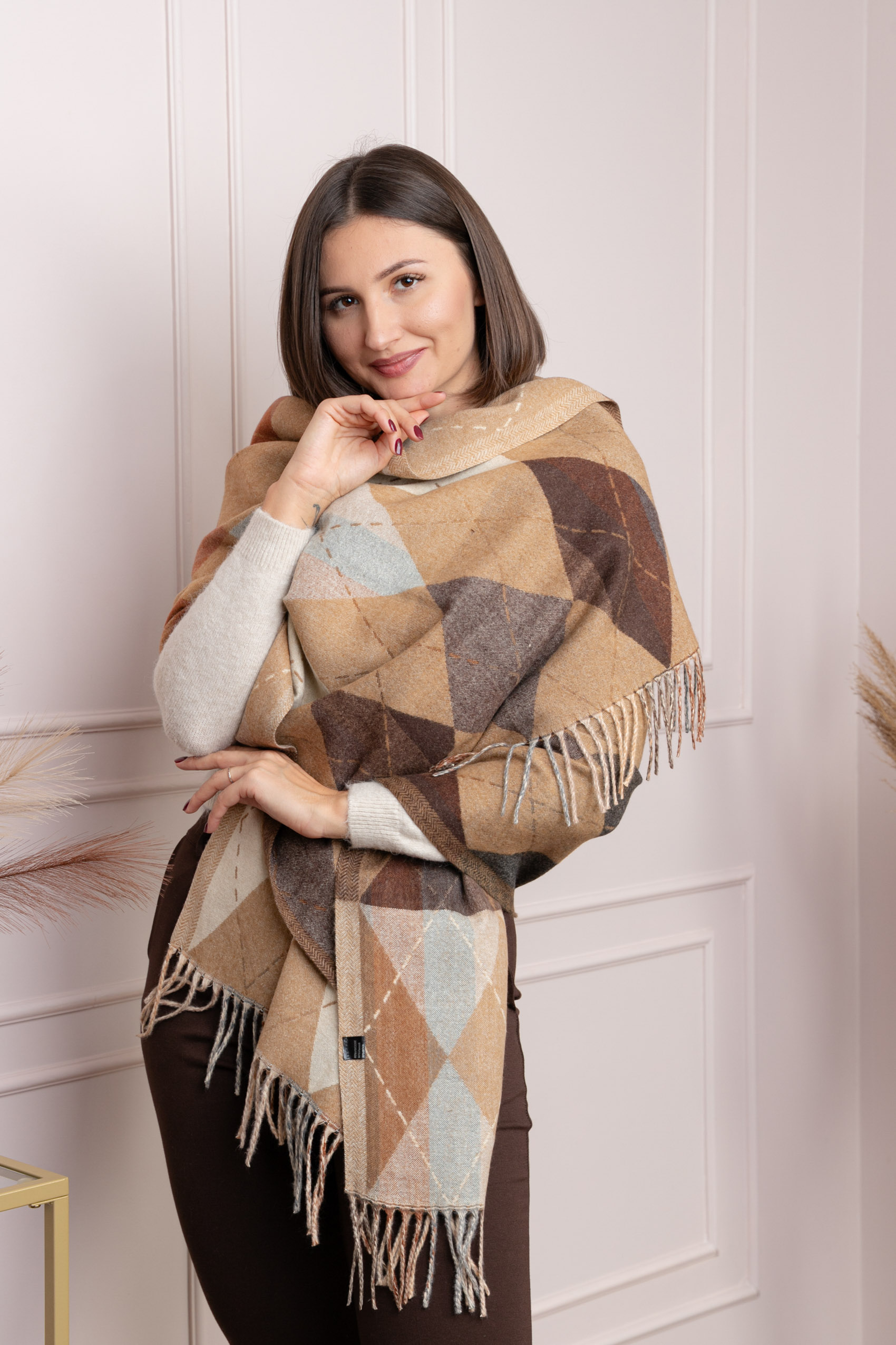 Esarfe si saluri - Sal dama camel cu imprimeu geometric in romburi Allie