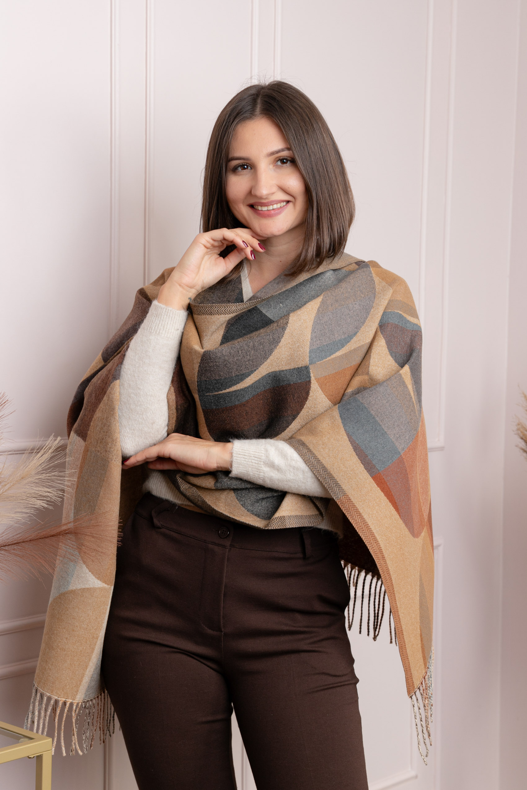 Esarfe si saluri - Sal dama camel cu imprimeu geometric si franjuri Carly