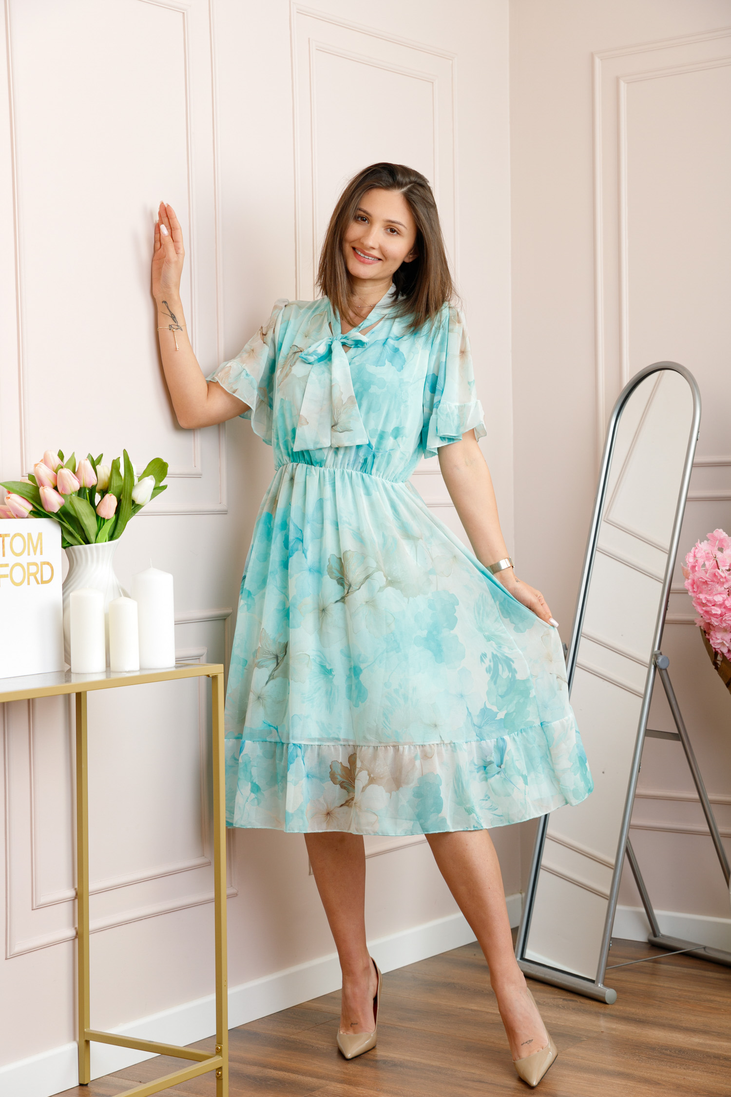 Rochii - Rochie midi bleu Annalise cu imprimeu floral si funda la decolteu