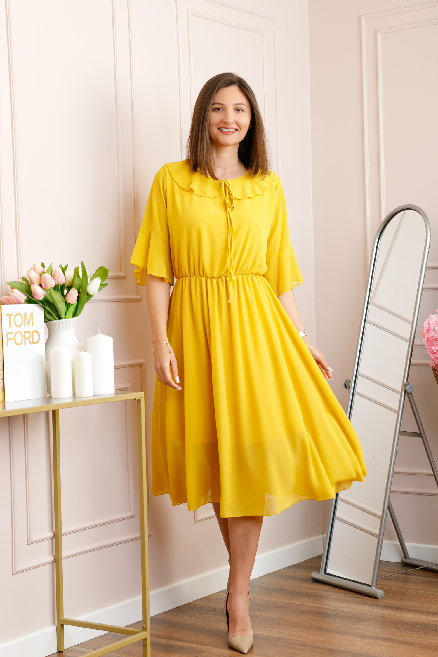 Rochie galbena vaporoasa cu elastic in talie si volanas la decolteu Allegra [2]