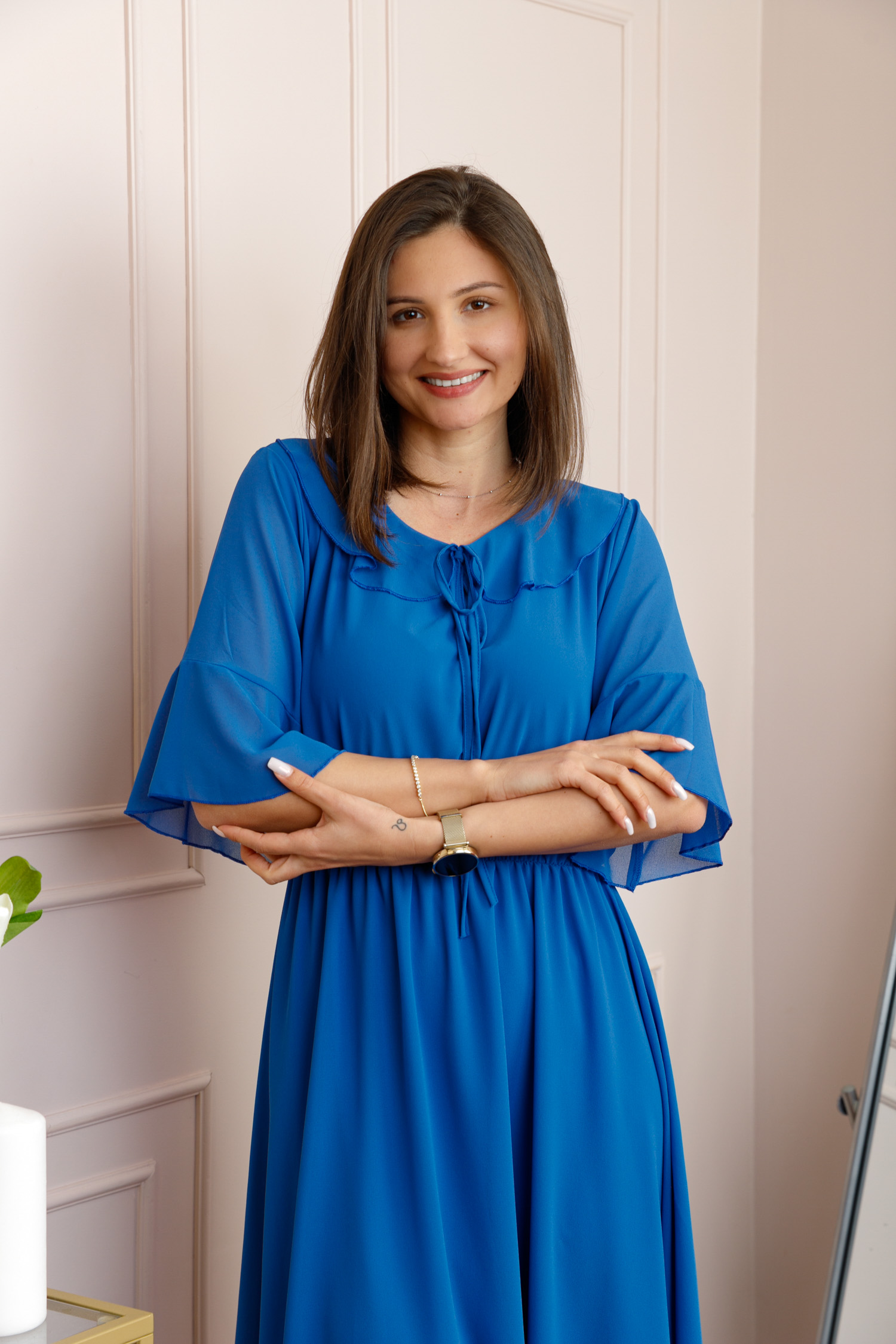 Rochie albastra vaporoasa cu elastic in talie si volanas la decolteu Allegra [1]