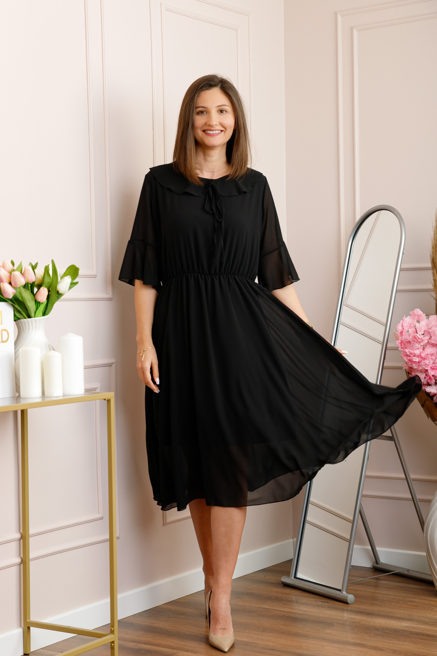 Rochie neagra vaporoasa cu elastic in talie si volanas la decolteu Allegra [2]