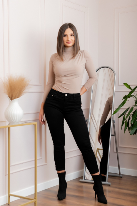 Blugi negri cu talie inalta si croi conic Jenna