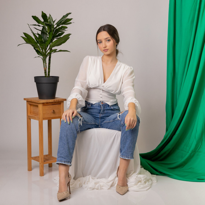 Bluza alba cu maneci bufante [5]