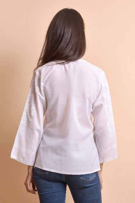 Bluza alba cu motiv floral alb Alexia [7]