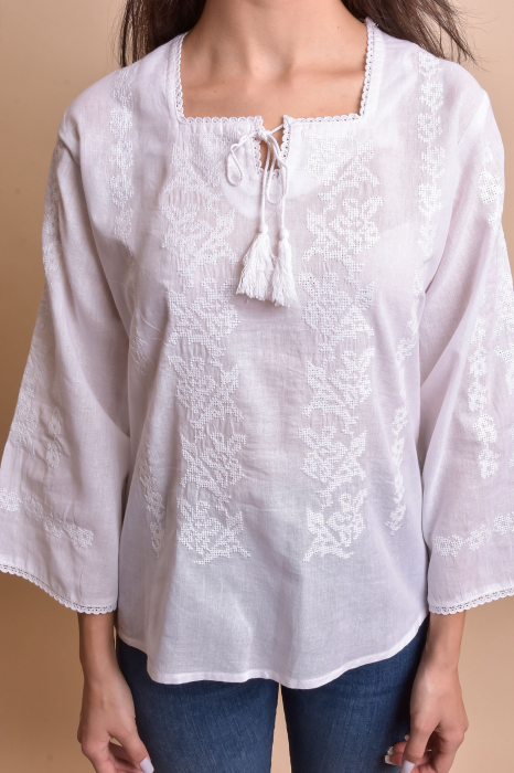 Bluza alba cu motiv floral alb Alexia [2]