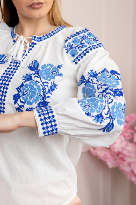 Bluza alba cu motiv floral albastru Angelina 02 [2]
