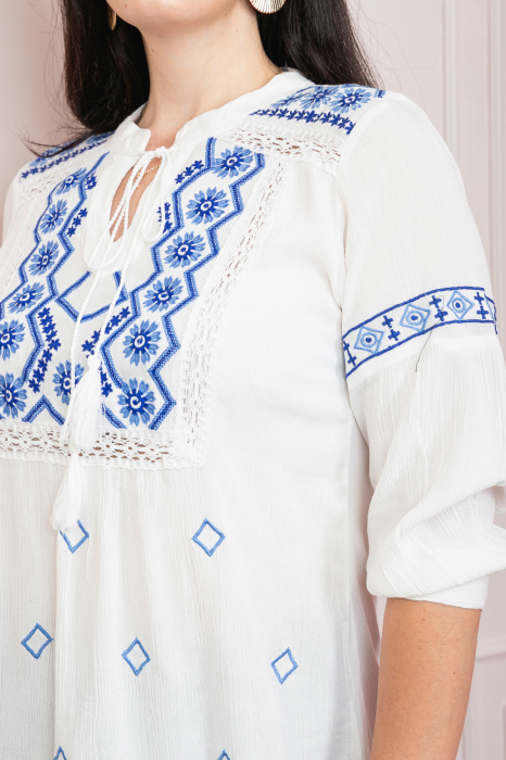 Bluza alba cu motiv floral albastru Miranda 01 [2]