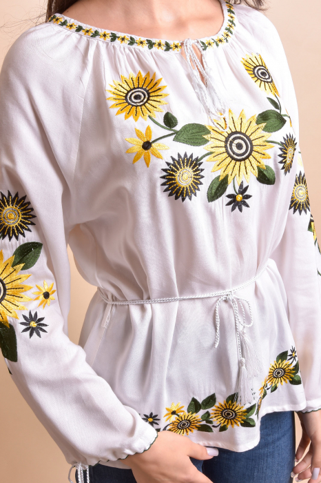 Bluza alba cu motiv floral galben Catrinel 04 [5]