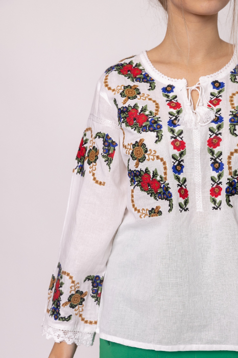 Bluza alba cu motiv floral multicolor Afrodita 01 - maneca lunga [2]
