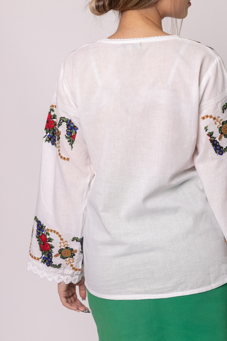 Bluza alba cu motiv floral multicolor Afrodita 01 - maneca lunga [3]