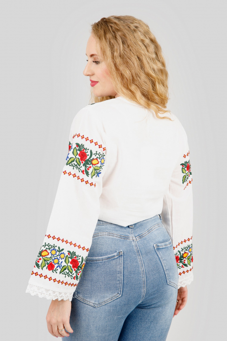 Bluza alba cu motiv floral multicolor Andreea 01 [3]