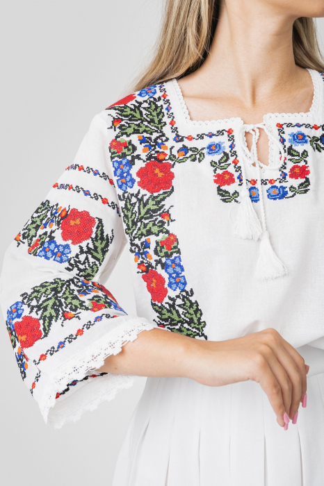Bluza alba cu motiv floral multicolor Clarisa - maneca scurta [2]