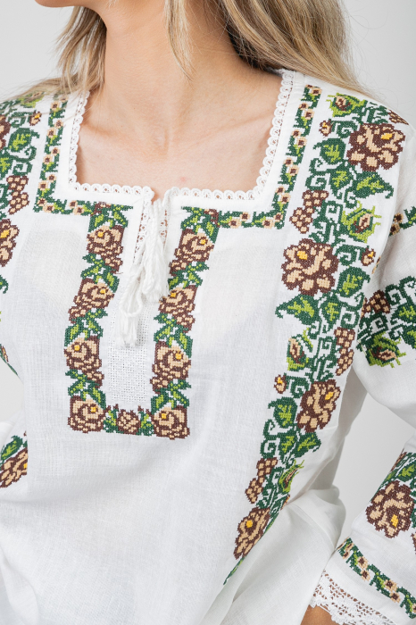 Bluza alba cu motiv floral multicolor Dalia 01 [2]