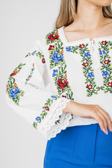 Bluza alba cu motiv floral multicolor Dalia 03 - maneca lunga [2]