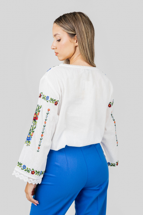 Bluza alba cu motiv floral multicolor Dalia 03 - maneca lunga [3]