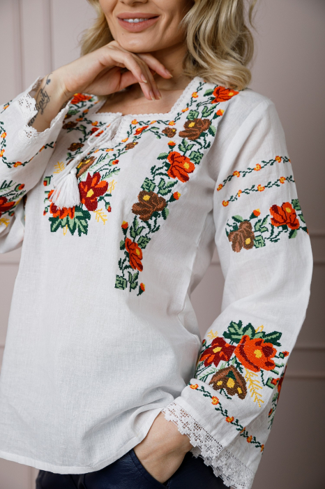 Bluza alba cu motiv floral multicolor Emanuela [2]