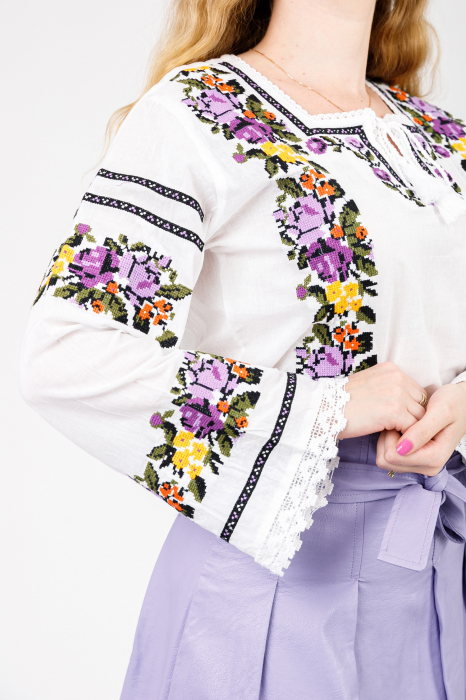 Bluza alba cu motiv floral multicolor Noela 01 [2]