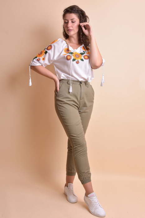 Bluza alba cu motiv floral multicolor Catrinel 05 [11]
