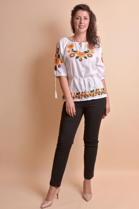 Bluza alba cu motiv floral multicolor Catrinel 05 [8]
