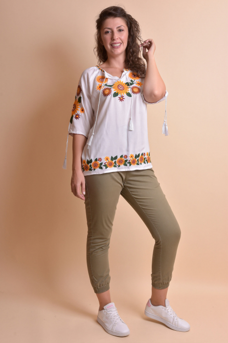 Bluza alba cu motiv floral multicolor Catrinel 05 [10]