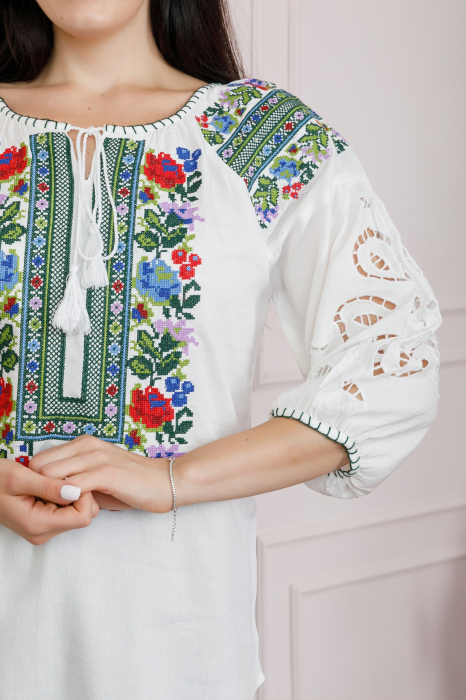 Bluza alba cu motiv floral multicolor Simona 01 - maneca scurta [2]