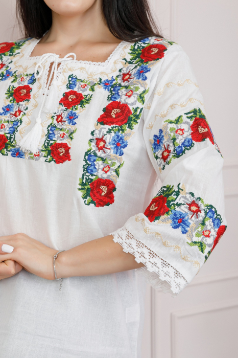 Bluza alba cu motiv floral rosu Adina 01 - maneca scurta [2]