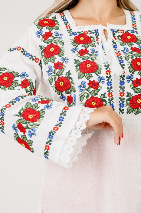 Bluza alba cu motiv floral rosu Fabiana [2]