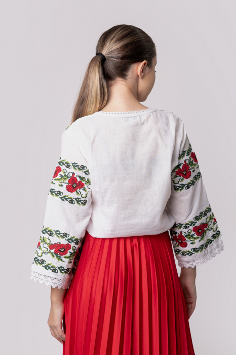 Bluza alba cu motiv floral rosu Luana [3]