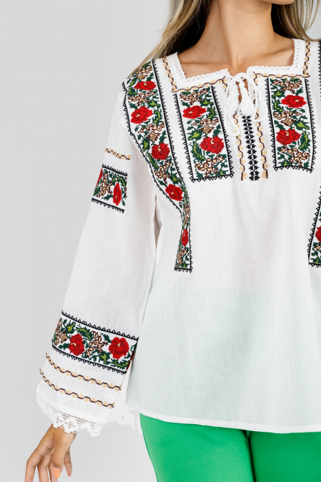 Bluza alba cu motiv floral rosu Medeea [2]