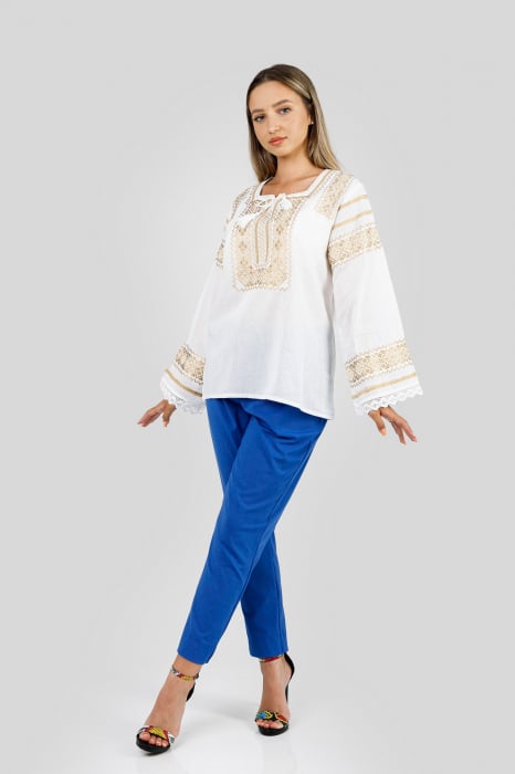 Bluza alba cu motiv geometric auriu Dora 01 [4]