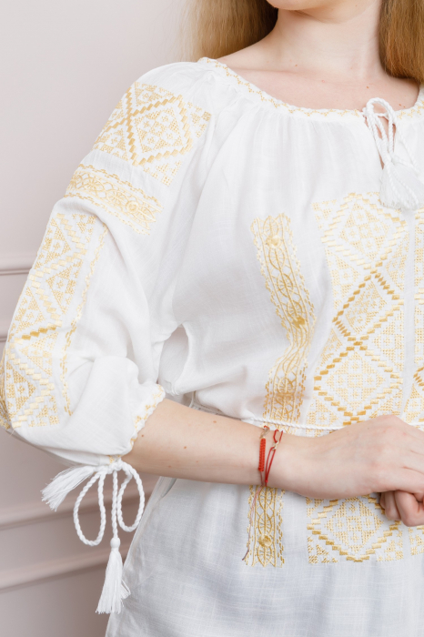 Bluza alba cu motiv geometric auriu Ines 03 [2]