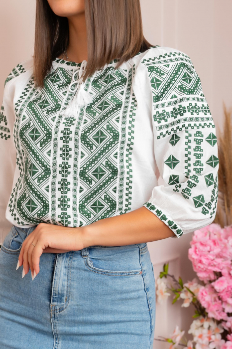 Bluza alba cu motiv geometric verde Minerva 02 [2]