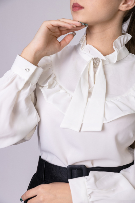 Bluza alba eleganta cu volane si fundita [2]