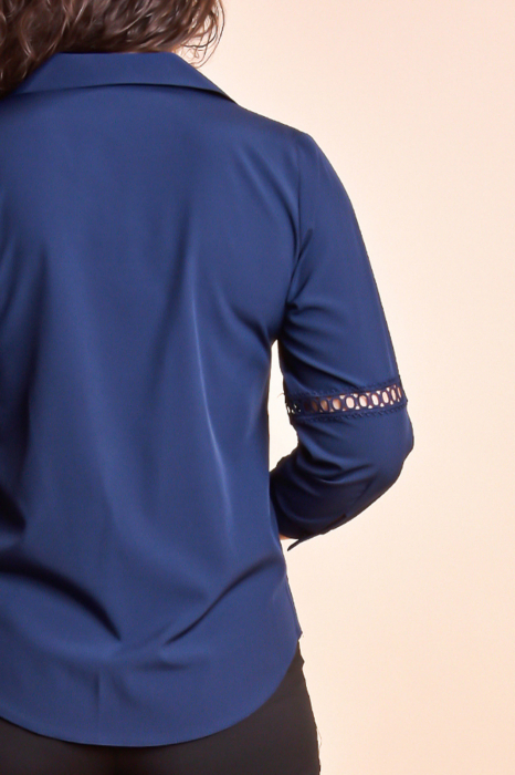 Bluza albastra cu dantela pe maneca [5]