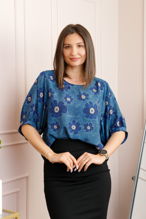 Bluza albastra cu imprimeu floral bleumarin Harper plus size [3]