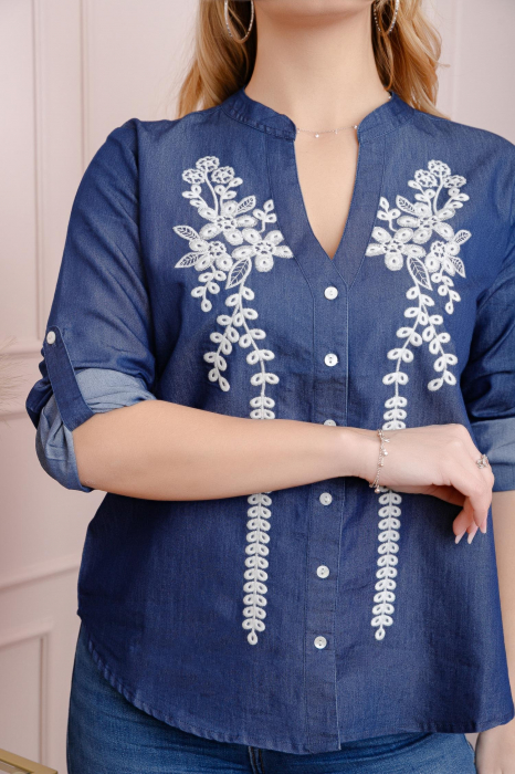 Bluza albastra cu motiv floral alb Violeta [2]