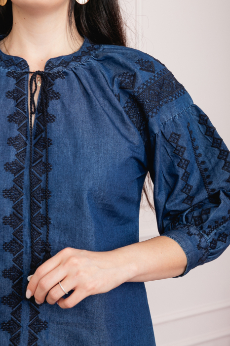 Bluza albastra cu motiv geometric negru Tiana [2]