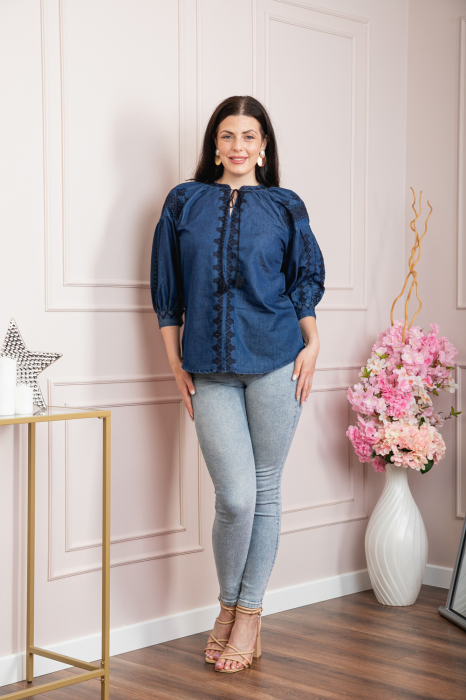Bluza albastra cu motiv geometric negru Tiana [4]
