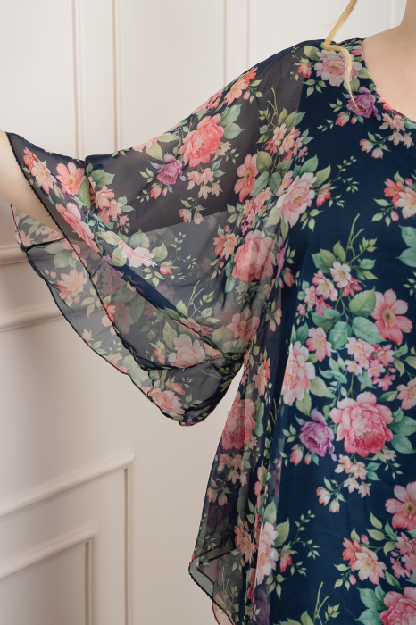Bluza bleumarin din voal cu imprimeu floral si maneci fluture [2]