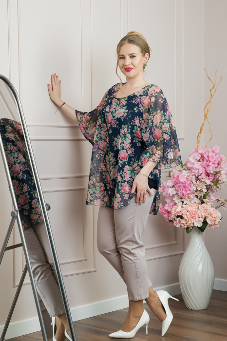 Bluza bleumarin din voal cu imprimeu floral si maneci fluture [4]