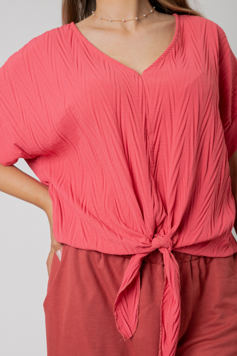 Bluza corai casual cu aspect texturat si nod in talie [2]